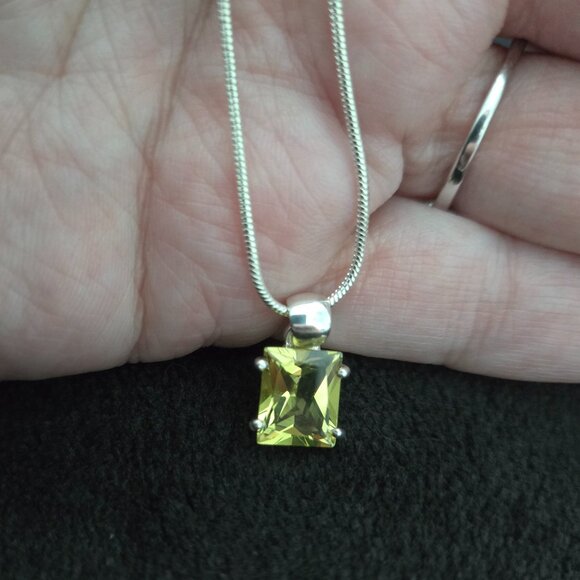 Sterling Silver Faceted Yellow Quartz Pendant - Picture 1 of 10